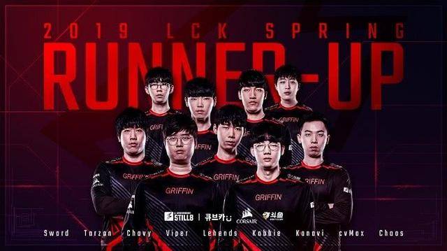 因右肘不适 因右肘不适