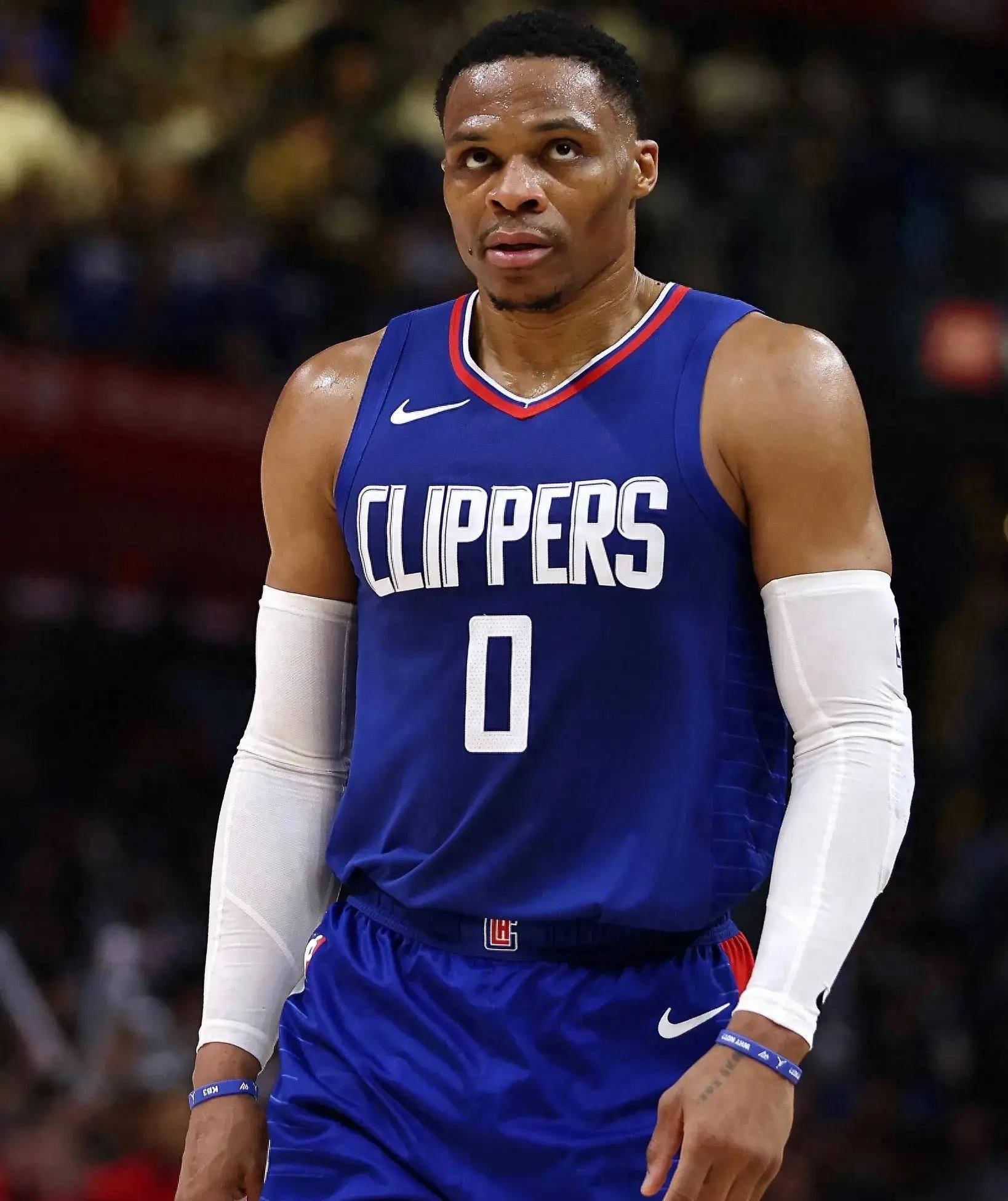 都需要被谨 都需要被谨